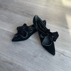 Vintage Tory Burch Black Clara Velvet Pointed Toe Tie Flats